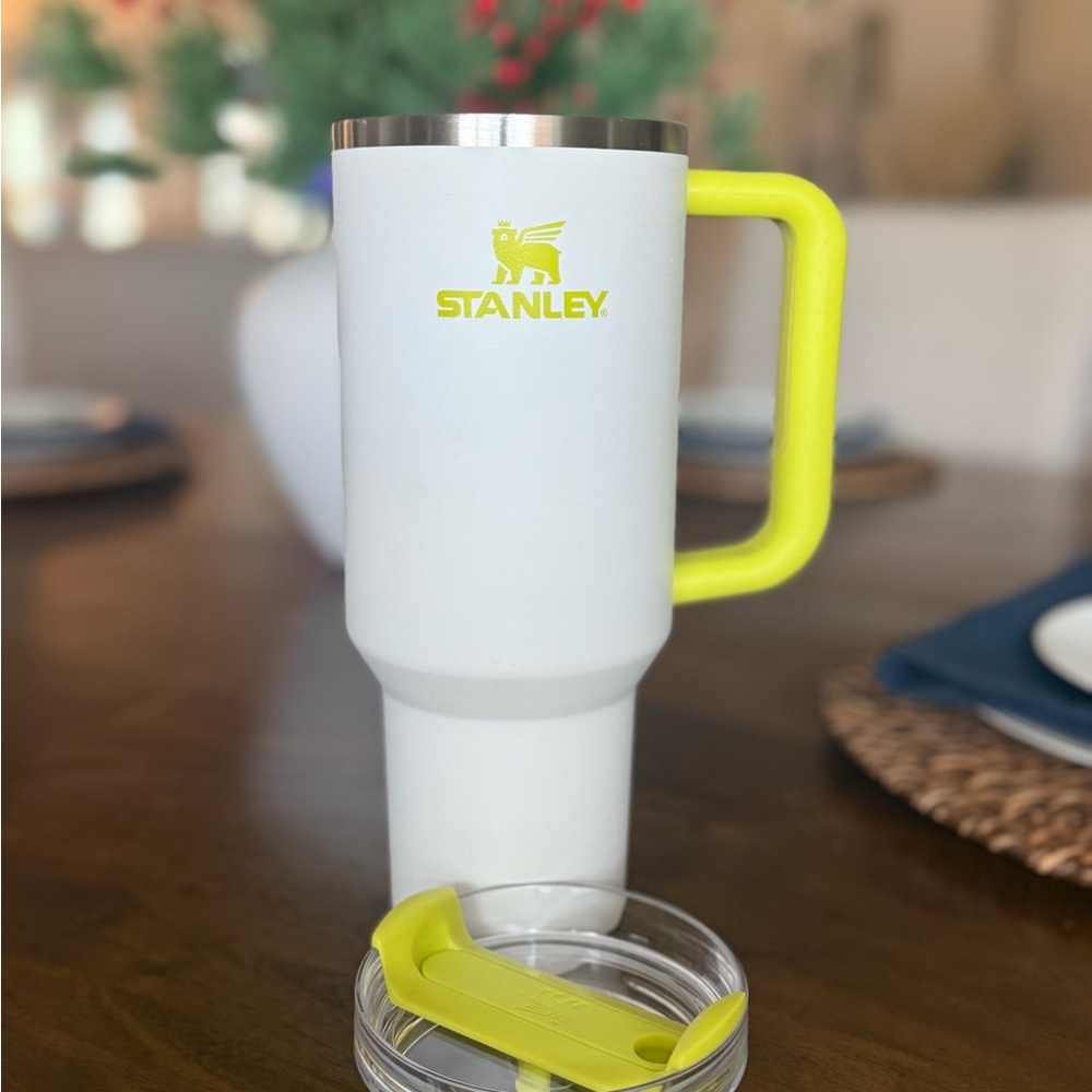 Stanley 40oz The Quencher, White Mug with Yellow Handle